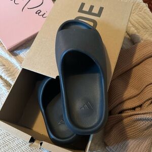 Black onyx in perfect condition, worn only once.